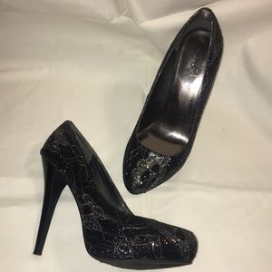 Carlos Santana “Love” lace detail heels